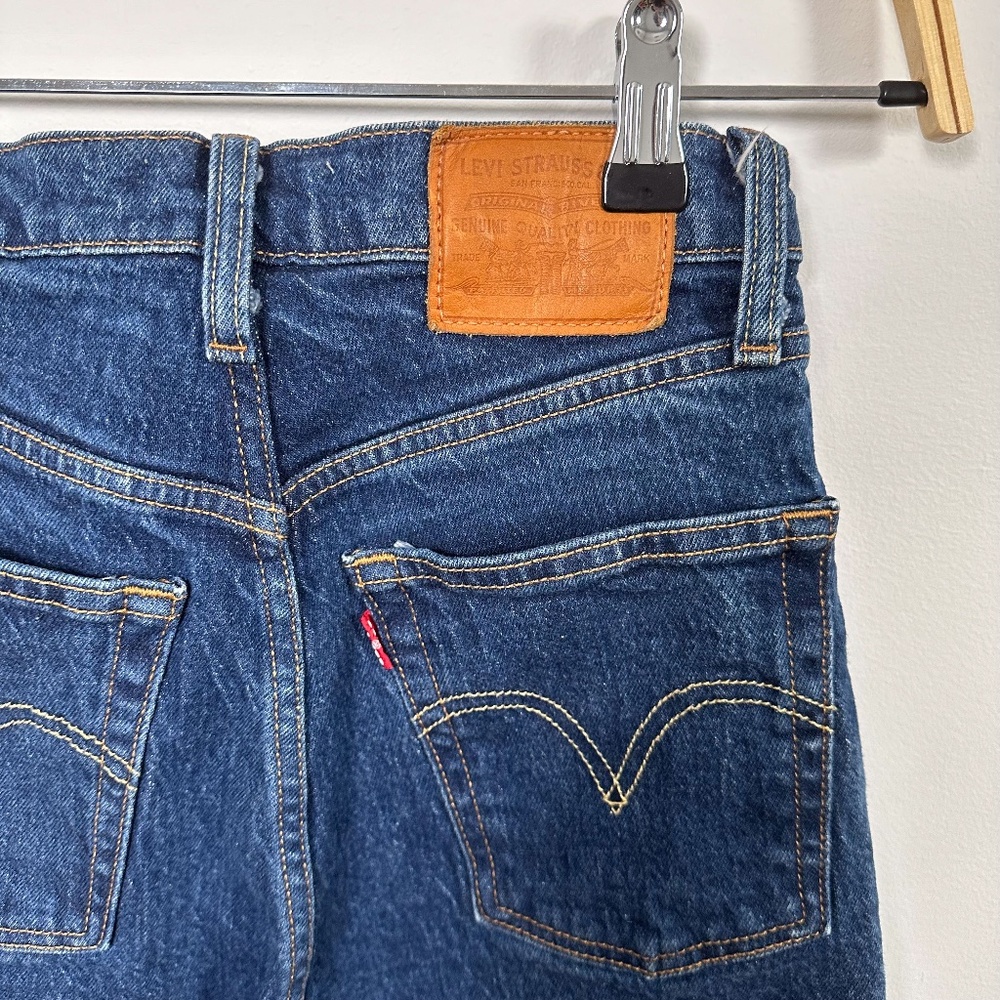 Levis Ribcage Straight Ankle Stretch Jeans - Picture 7 of 13